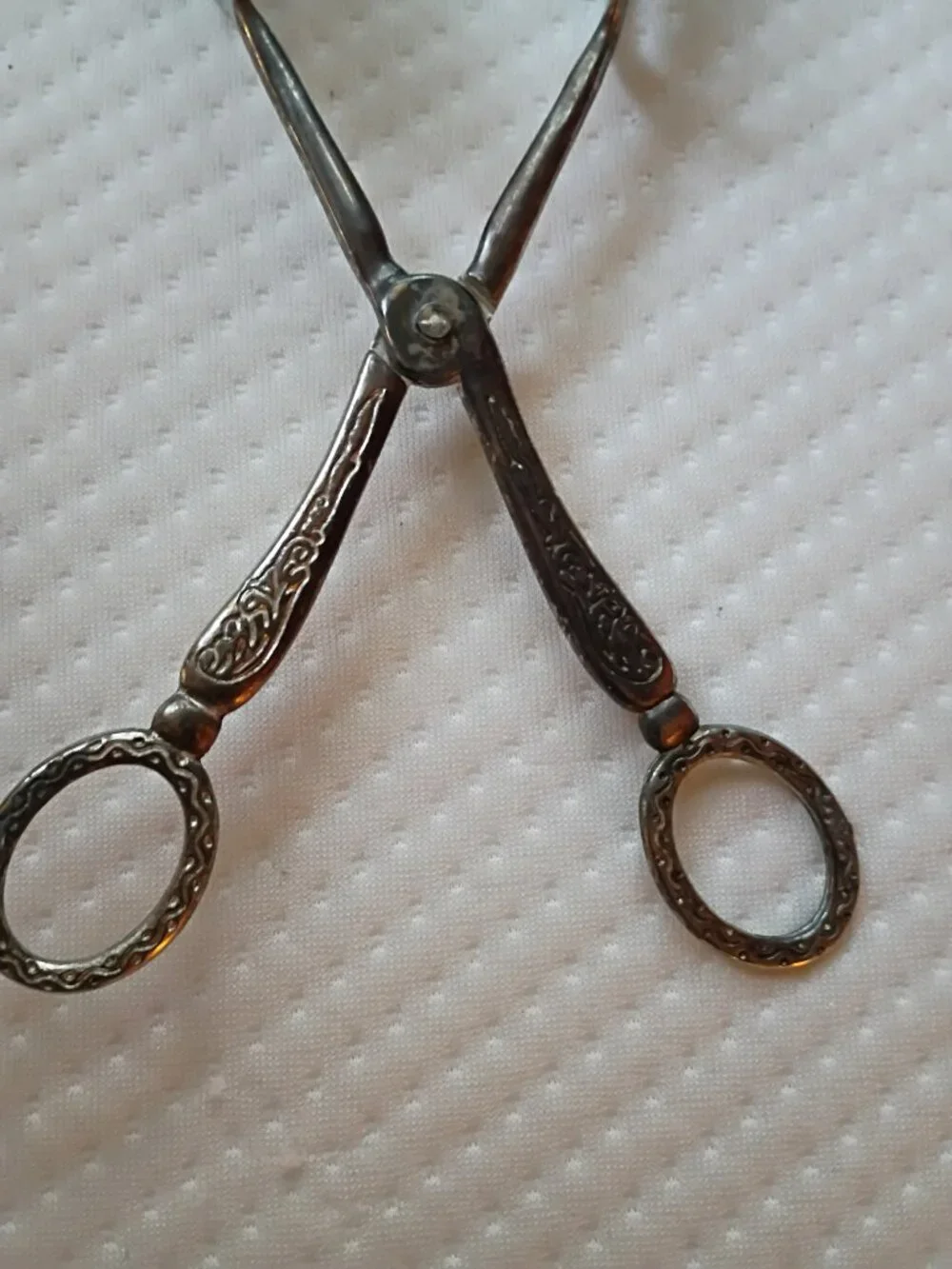 Vintage Embossed Floral Scissor Salad & Dessert Server Tongs Silver Plated